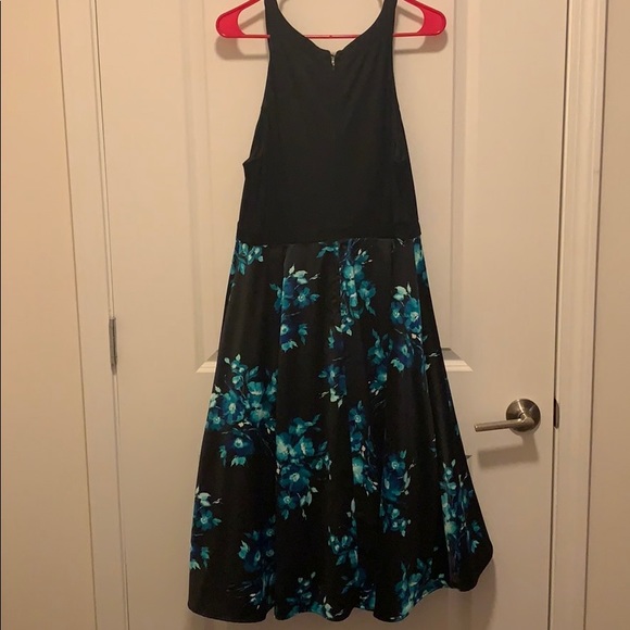 Floral Print Mock Neck Hi Lo Dress - Picture 3 of 7